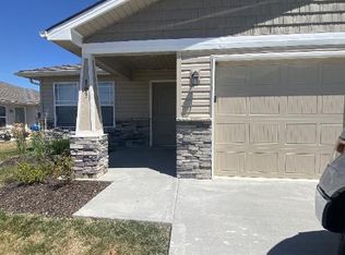 103 Sunflower St #103, Blue Springs, MO 64014