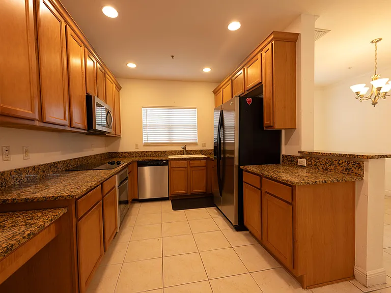 530 S Federal Hwy #8 — Photo 15