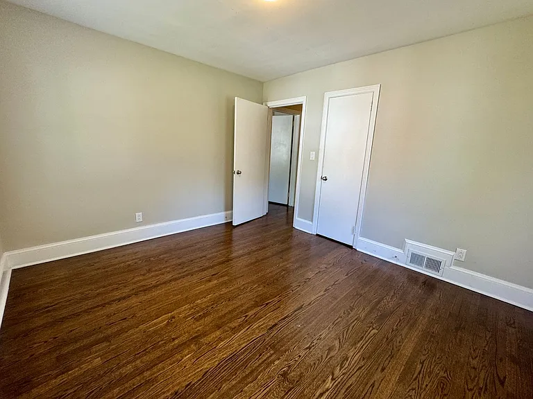 106 Crest St — Photo 11