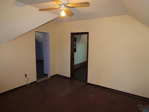 4th image of 108 N Kingsbury Ave