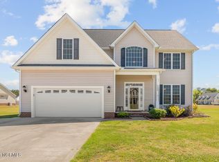 200 Dorovan Ct, Hubert, NC 28539