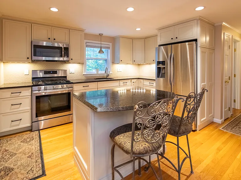 7 Laurel Hill Rd #ROAD7 — Photo 1