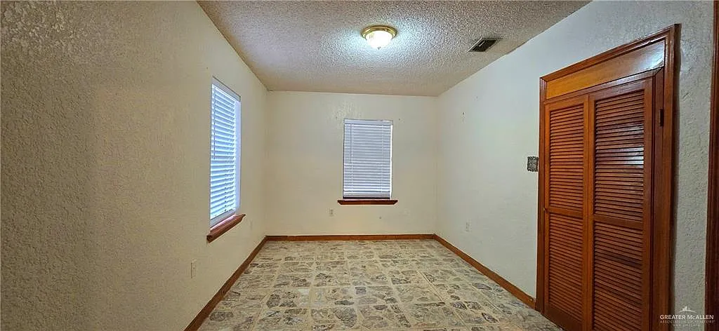 3 bed, 2.5 bath, 2172 sqft, $1,750 — Photo 4