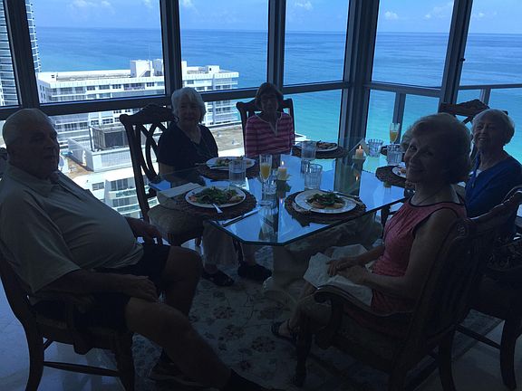 Beautiful dining room seats 6 with amazing Views!