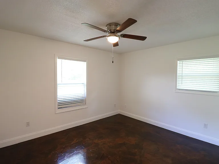 4225 Oak Ln — Photo 16