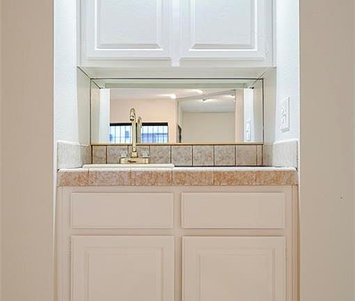 5th image of 3381 Milenko Dr