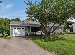 8 Benjamin Rd, Mystic, CT 06355