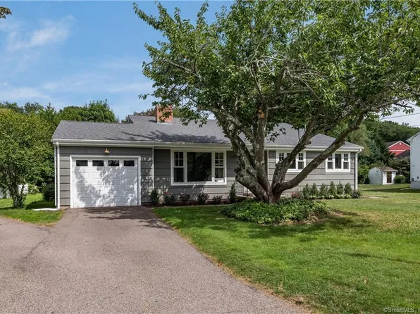8 Benjamin Road, Groton, CT 06355