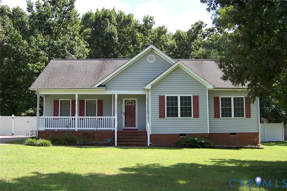 3 bed, 2.0 bath, 1432 sqft, $2,000 — Photo 1