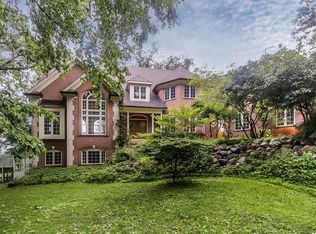 28 Ridge Rd, Barrington Hills, IL 60010