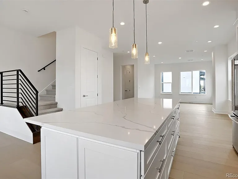 855 Superior Dr — Photo 8