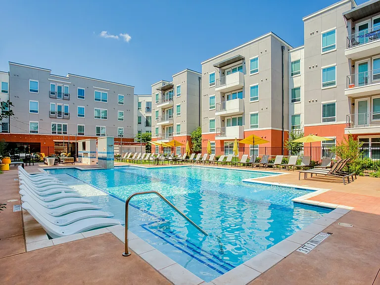 Liv+Arlington_1001SCenterSt_II-5296271_PHO_02