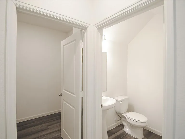 1052 Water Oak Ln — Photo 10