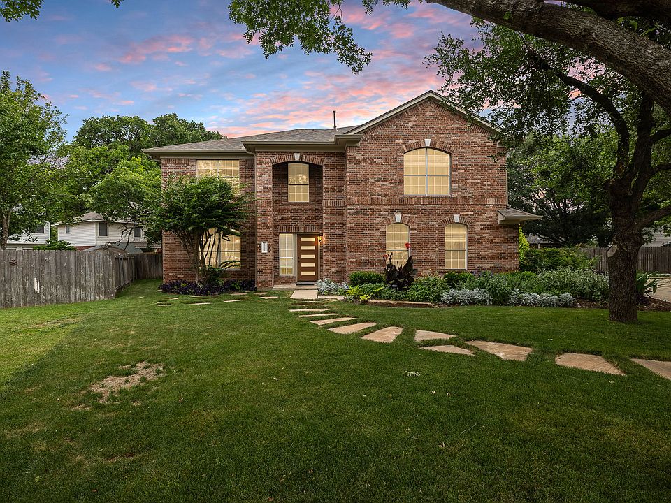 1st image of 1221 Boerne Dr