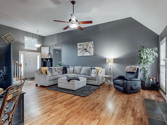 3rd image of 3281 Timberdale Dr