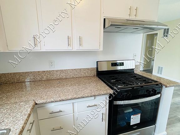 5th image of 932 N Sierra Bonita Ave APT 8