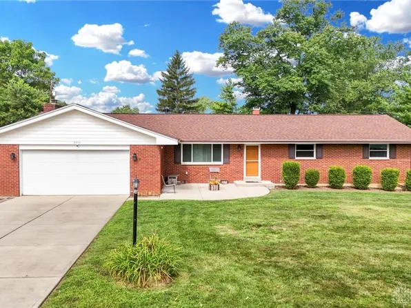 2592 Green Hills Dr, Dayton, OH 45431