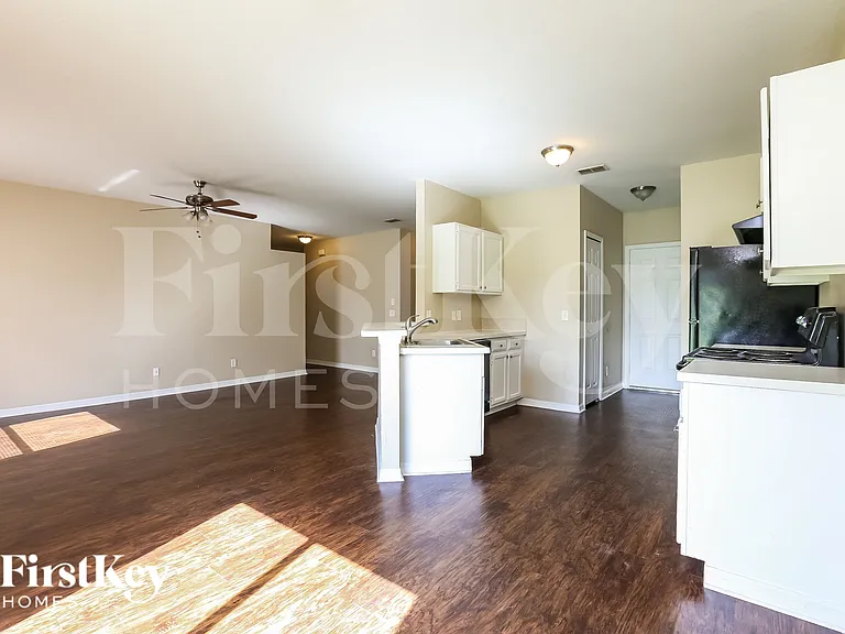 4220 S Cranberry Blvd — Photo 6