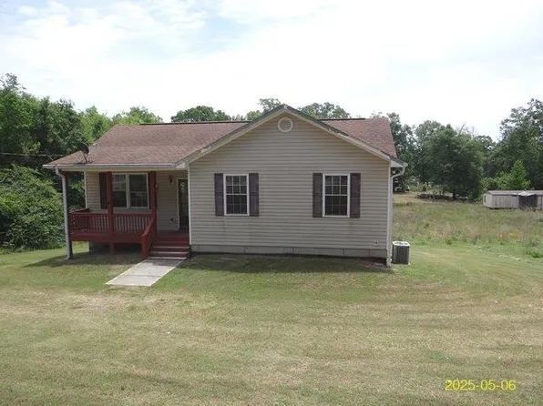 57 Duke Dr, Fort Mitchell, AL 36856