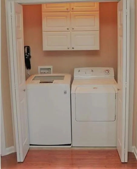 Washer and dryer area on the 2nd floor