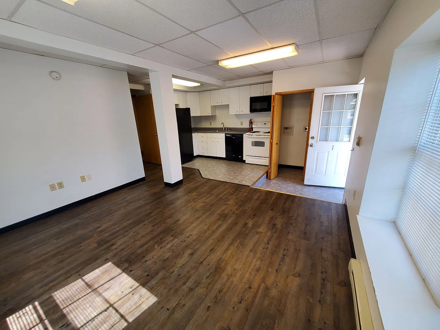 615 Clay Lane — Photo 3