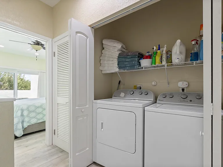 316 N Lake Dr — Photo 24