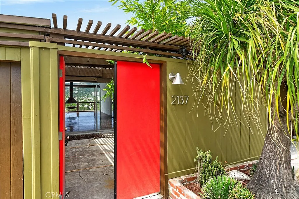 2 bed, 1349 sqft, $12,900 — Photo 3
