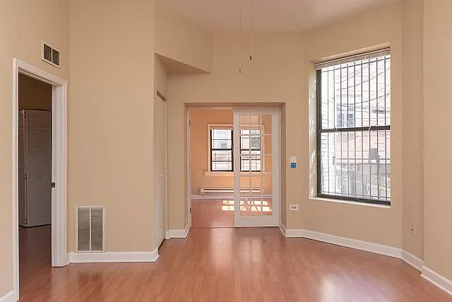 742 W. Fullerton — Photo 8