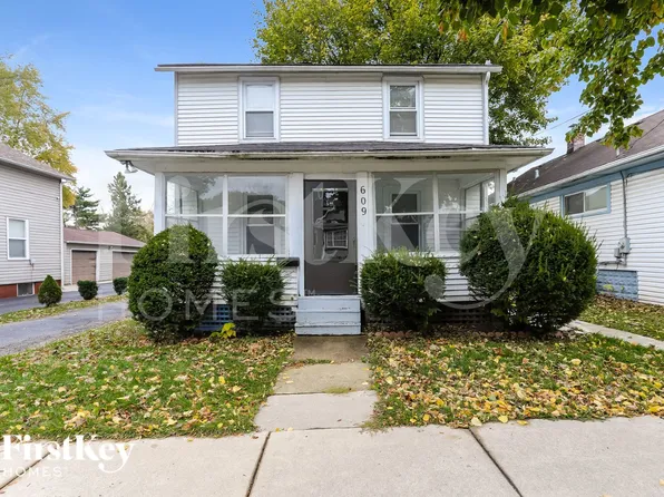 609 North Ave, Aurora, IL 60505