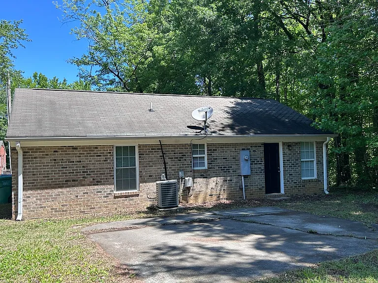 2318 Purdy Ave — Photo 34