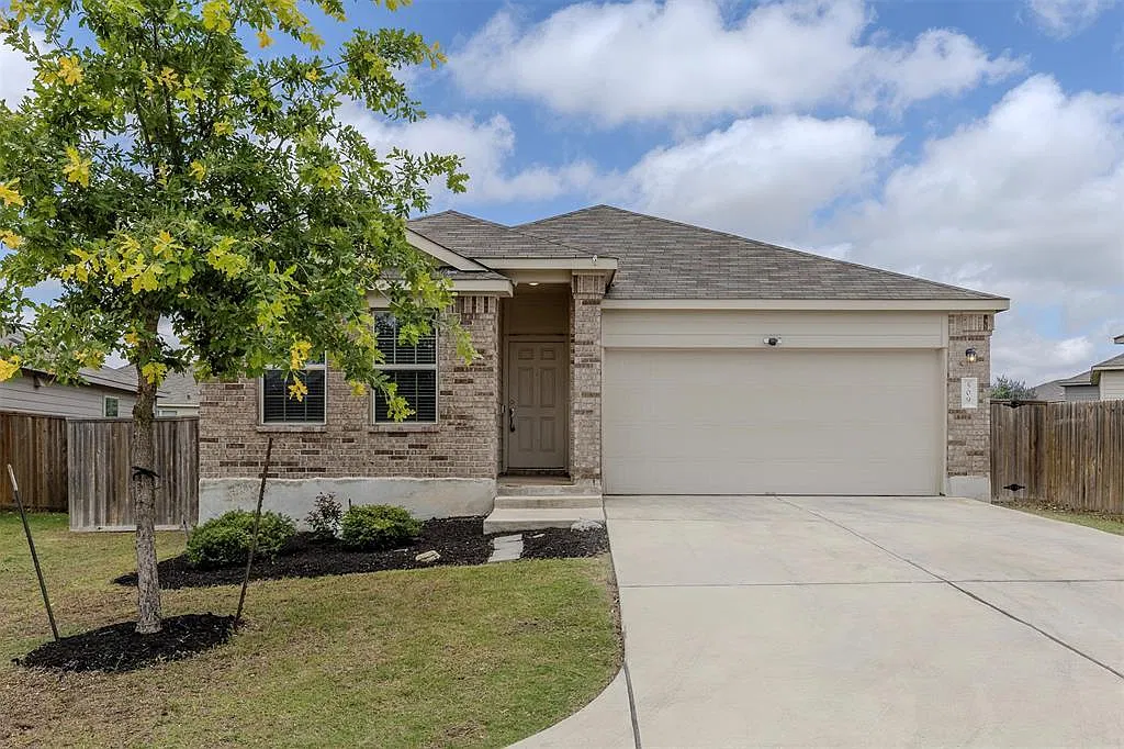 3 bed, 2.0 bath, 1402 sqft, $1,550 — Photo 1