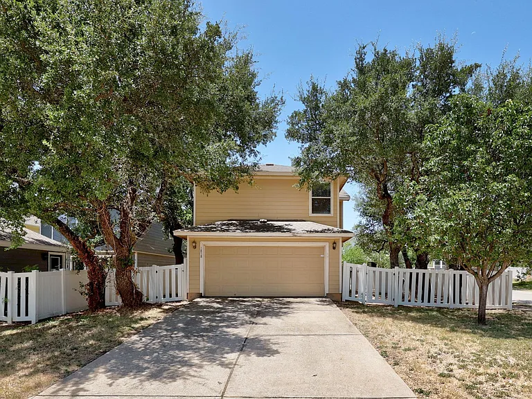 1818 Lost Maples Loop — Photo 29