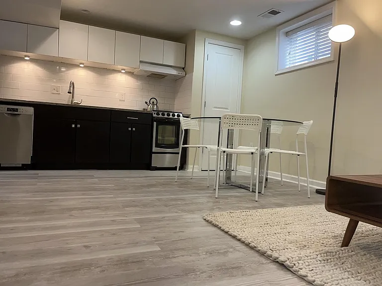 2605 Hamlin St NE — Photo 6