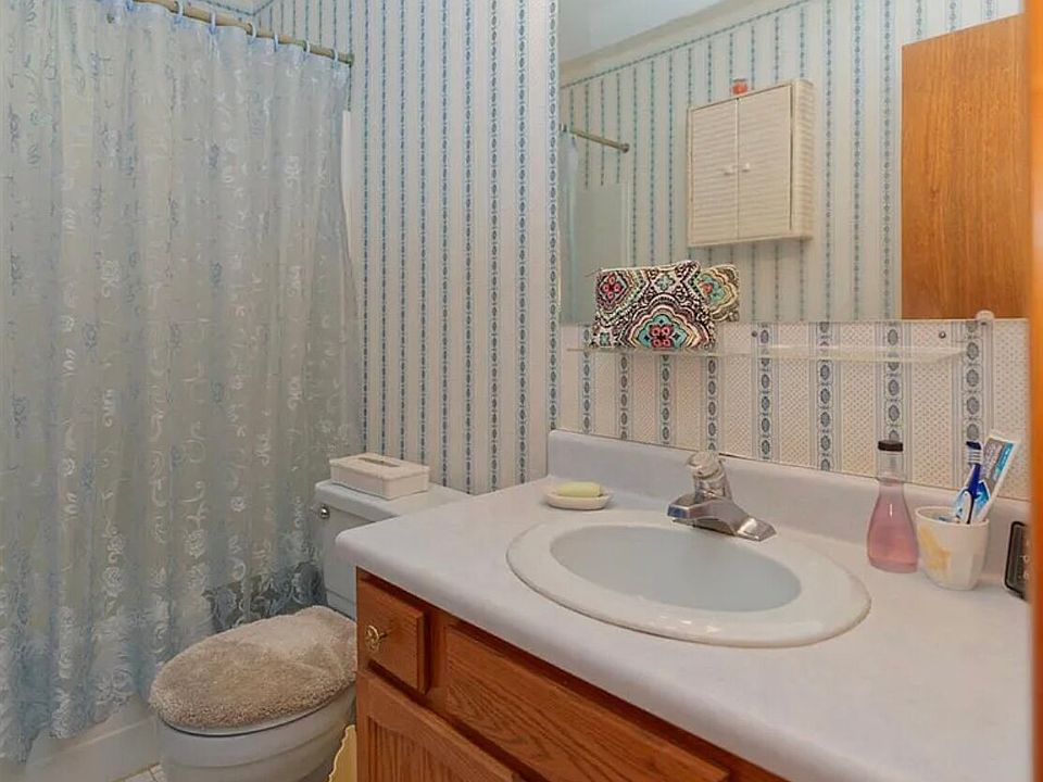 1st image of 72 Velina Dr