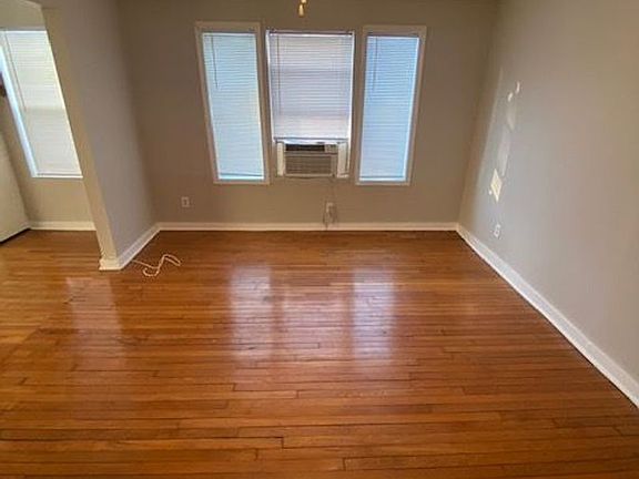 2nd image of 691 Durant Pl NE APT 3
