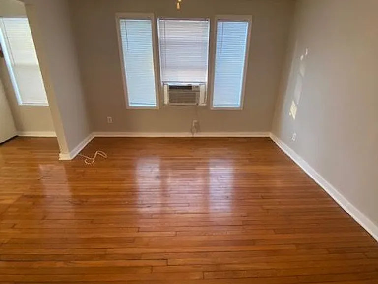 691 Durant Pl NE — Photo 2