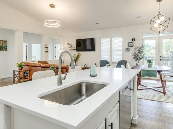 23043 E Ontario Dr UNIT 105