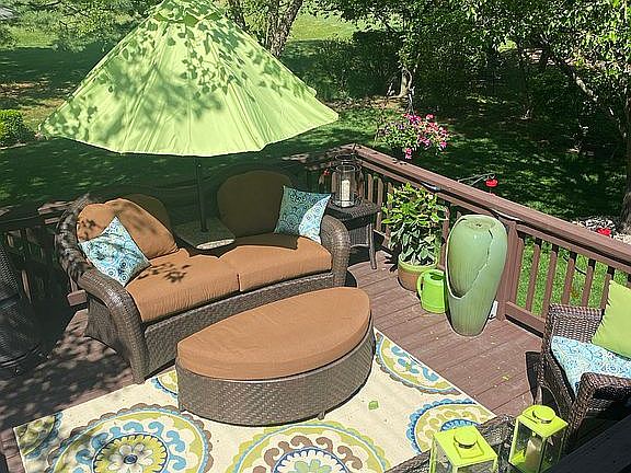 5th image of 3014 Lake Vista Dr
