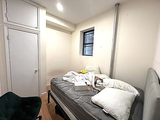 5th image of 17 Stuyvesant St APT 5