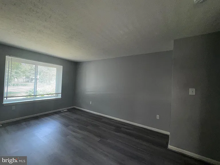 7233 Mill Creek Ct — Photo 23