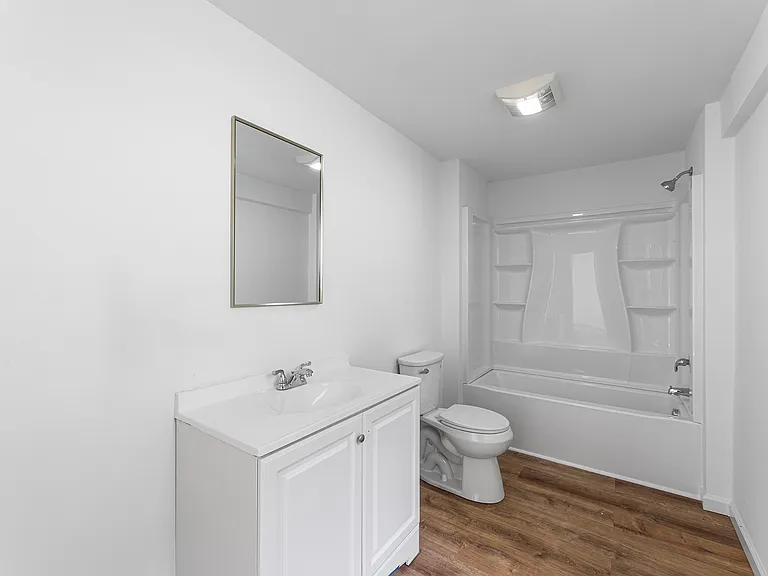 Full Bathroom 1 - First Floor