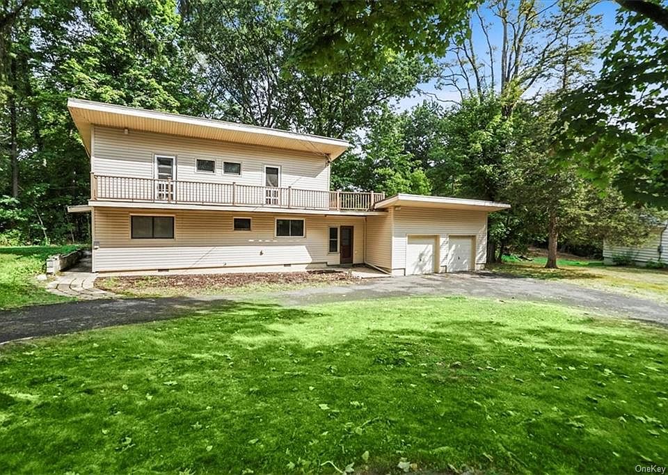 40 Tree Top Lane, Poughkeepsie, NY 12603 Zillow