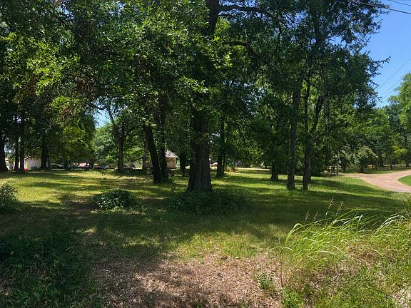 2nd image of Shady Shores Dr
