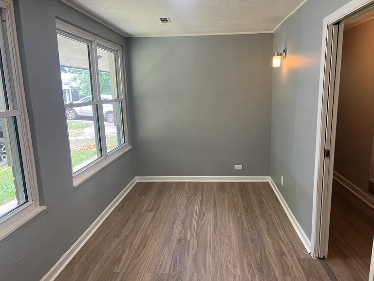 110 S Purdue Ave — Photo 18