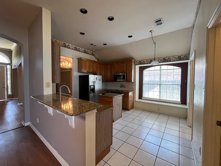 2028 Greenfield Ln — Photo 12
