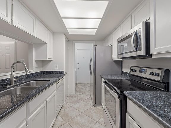 3rd image of 512 Eberhart Ln APT 1402