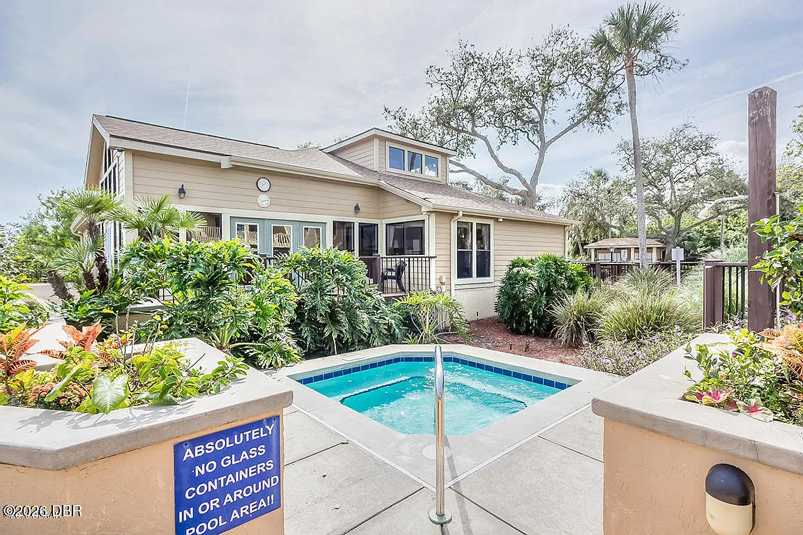 2 bed, 2.0 bath, 1010 sqft, $1,600 — Photo 1