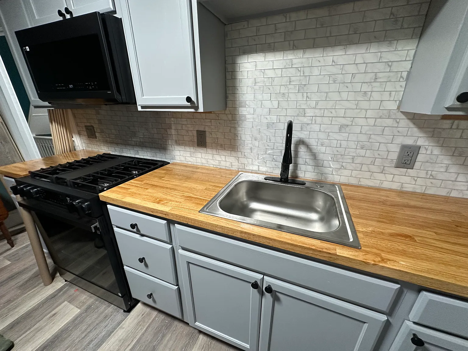 406 Carlton Ave — Photo 3