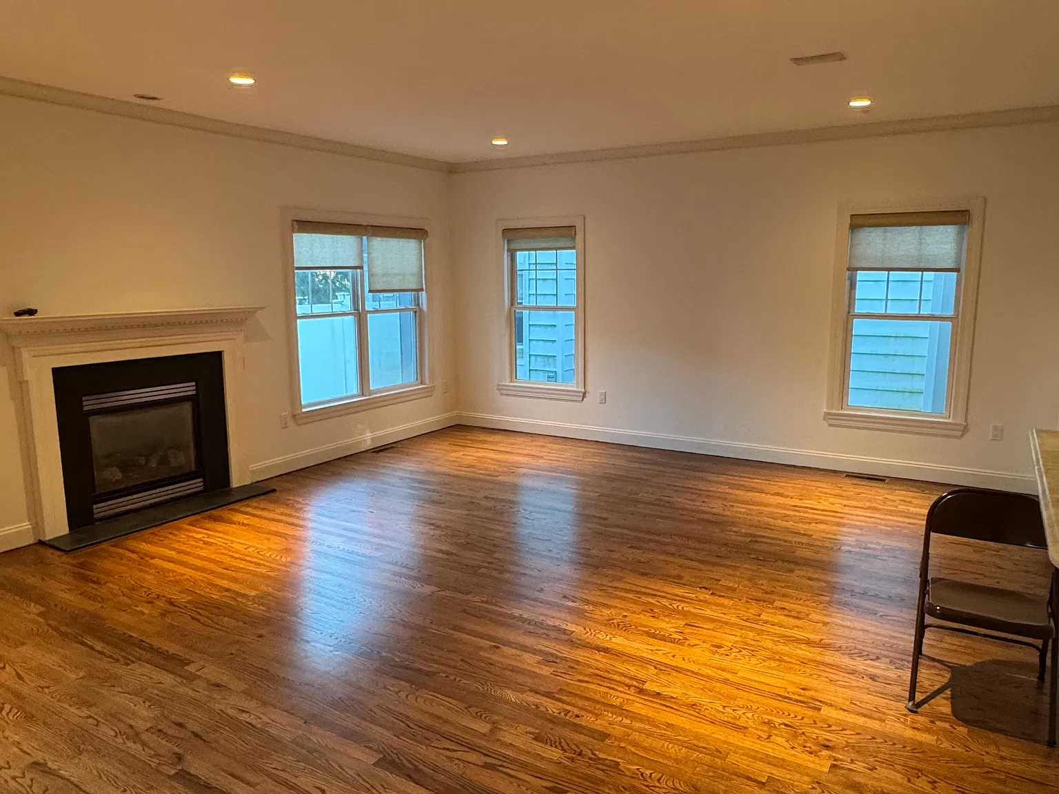 3 bed, 3.5 bath, 3000 sqft, $6,250 — Photo 2