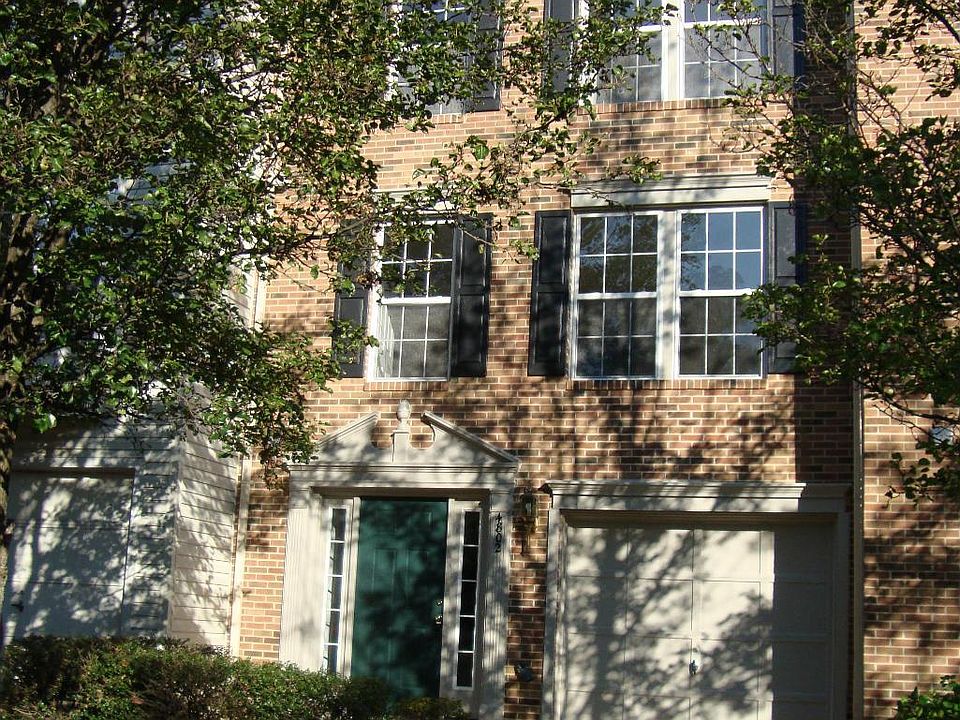 1st image of 4802 Turnberry Dr
